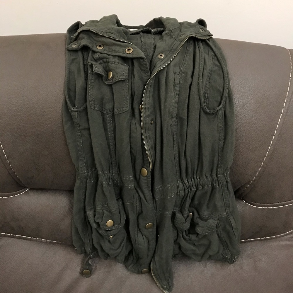 S Vest